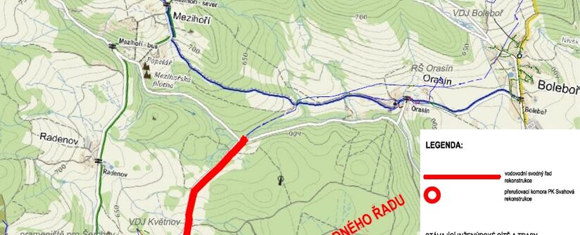Provedeme rekonstrukci poruchového svodného vodovodního řadu v Květnově, jenž je místní částí obce B
