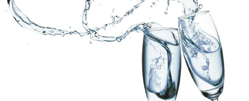 Češi už nevypijí tolik sladkých limonád, preferují vodu